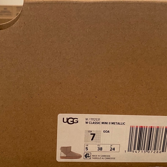 UGG Classic Mini II Metallic - Picture 8 of 10